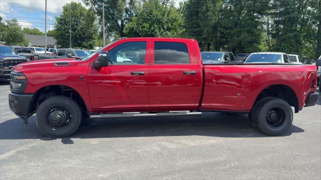 2026 RAM Ram 3500 RAM 3500 TRADESMAN CREW CAB 4X4 8 BOX