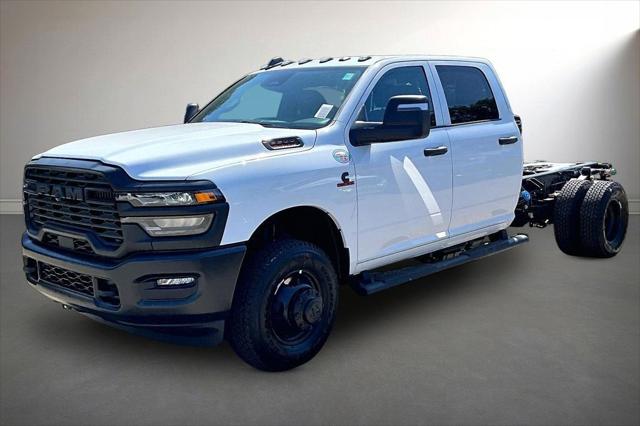 2026 RAM Ram 3500 Chassis Cab RAM 3500 TRADESMAN CREW CAB CHASSIS 4X4 60 CA 2026 RAM Ram 3500 Chassis Cab RAM 3500 TRADESMAN CREW CAB CHASSIS 4X4 60 CA