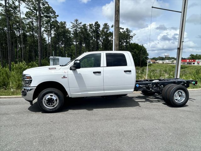 2026 RAM Ram 3500 Chassis Cab RAM 3500 TRADESMAN CREW CAB CHASSIS 4X4 60 CA