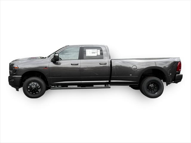 New 2026 Granite Crystal Metallic Clear-Coat Exterior Paint RAM LARAMIE image 32