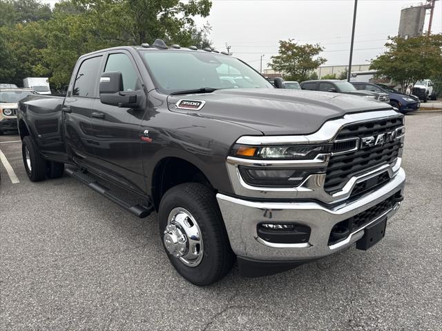 2026 RAM Ram 3500 RAM 3500 TRADESMAN CREW CAB 4X4 8 BOX