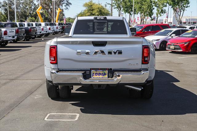 2026 RAM Ram 3500 RAM 3500 TRADESMAN CREW CAB 4X4 8 BOX