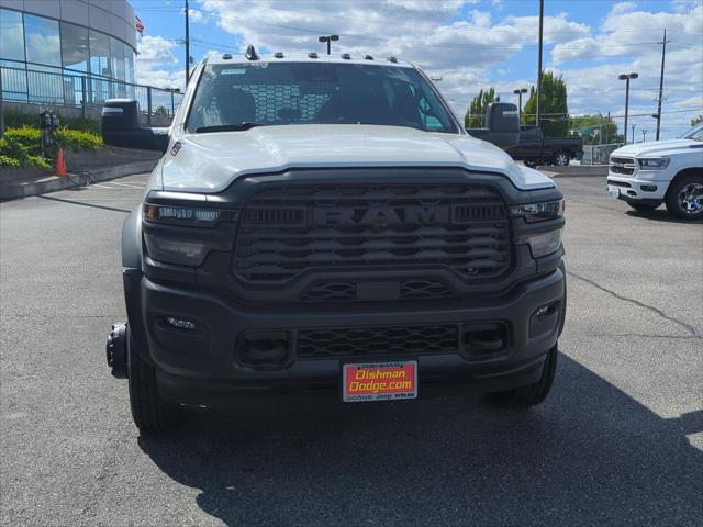 2026 RAM 5500 Chassis RAM 5500 TRADESMAN CHASSIS CREW CAB 4X4 84 CA