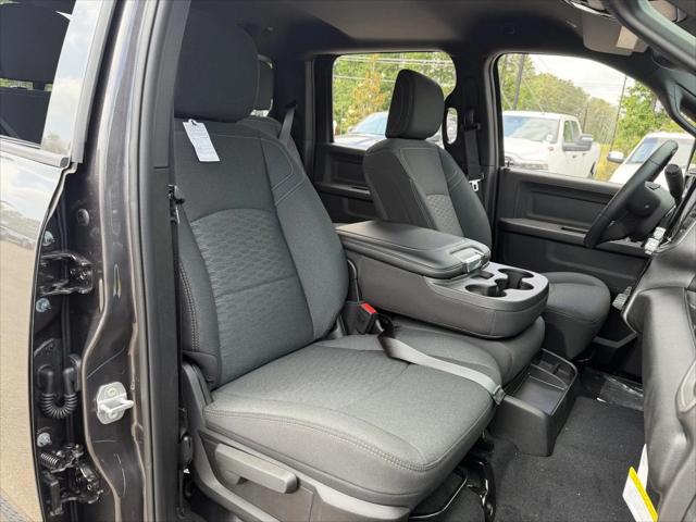 2026 Ram 2500 Black Express Crew Cab 4x4 6'4" Box