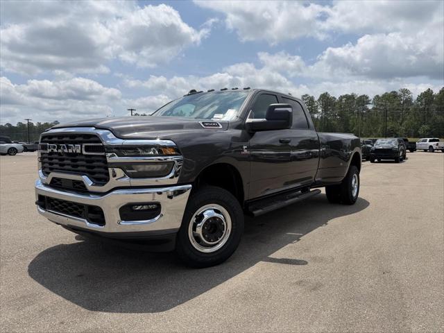 2026 RAM Ram 3500 RAM 3500 TRADESMAN CREW CAB 4X4 8 BOX