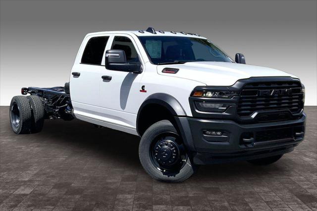 2026 RAM 5500 Chassis RAM 5500 TRADESMAN CHASSIS CREW CAB 4X4 84 CA