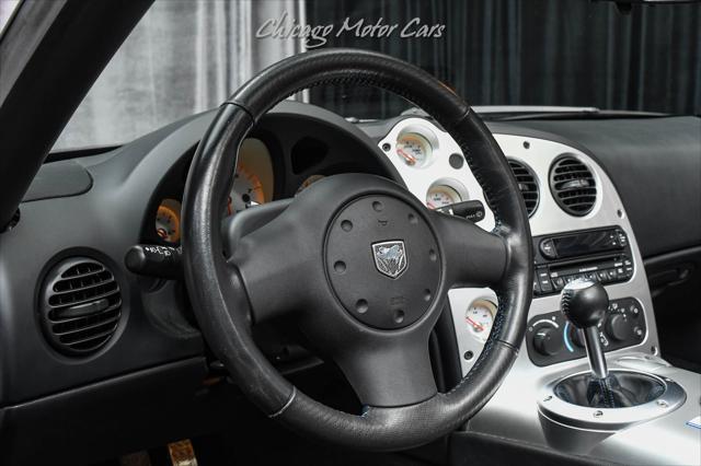 2005 Dodge Viper SRT10
