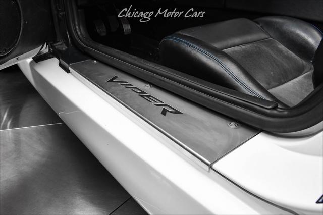 2005 Dodge Viper SRT10