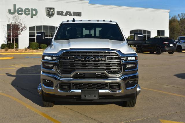 2026 RAM Ram 3500 RAM 3500 TRADESMAN CREW CAB 4X4 8 BOX