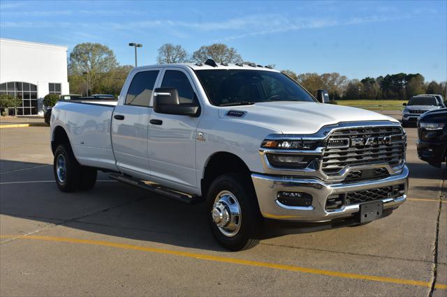 2026 RAM Ram 3500 RAM 3500 TRADESMAN CREW CAB 4X4 8 BOX