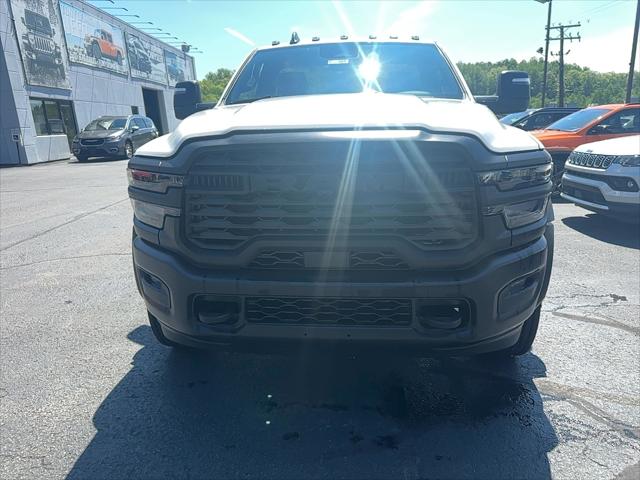 2026 RAM Ram 5500 Chassis Cab RAM 5500 TRADESMAN CHASSIS REGULAR CAB 4X4 84 CA 2026 RAM Ram 5500 Chassis Cab RAM 5500 TRADESMAN CHASSIS REGULAR CAB 4X4 84 CA