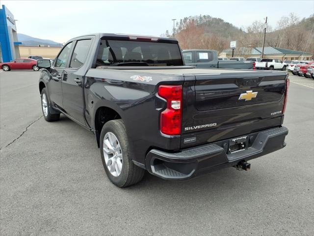 2022 Chevrolet Silverado 1500 4WD Crew Cab Short Bed Custom