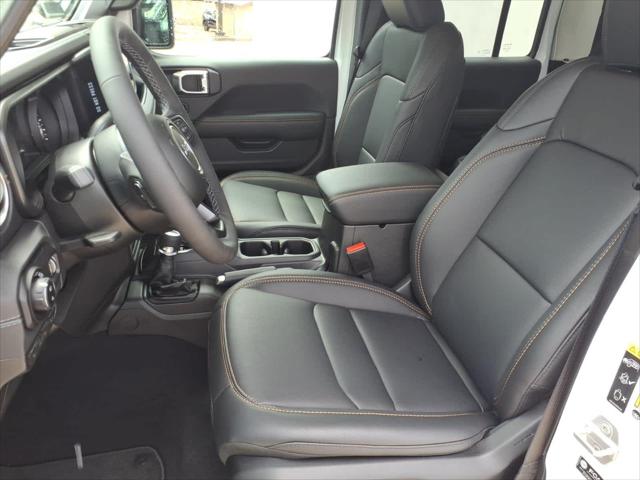 2026 Jeep Gladiator GLADIATOR SAHARA 4X4