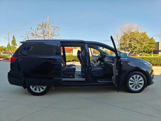 2016 Kia Sedona EX