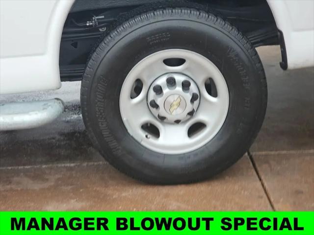 2024 Chevrolet Express Cargo Van RWD 2500 Regular Wheelbase WT