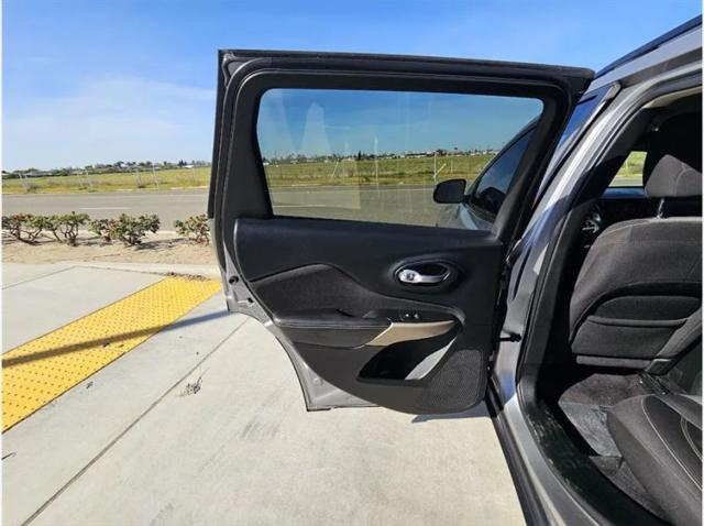 2018 Jeep Cherokee Latitude FWD