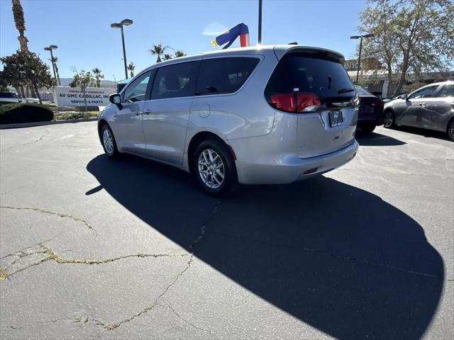 2023 Chrysler Voyager LX