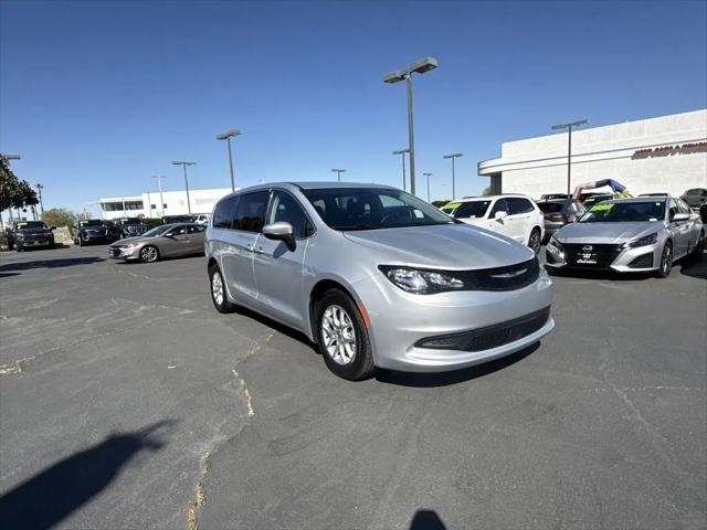 2023 Chrysler Voyager LX