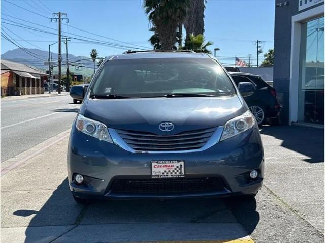 2017 Toyota Sienna XLE 8 Passenger
