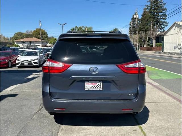 2017 Toyota Sienna XLE 8 Passenger