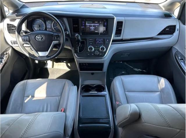 2017 Toyota Sienna XLE 8 Passenger