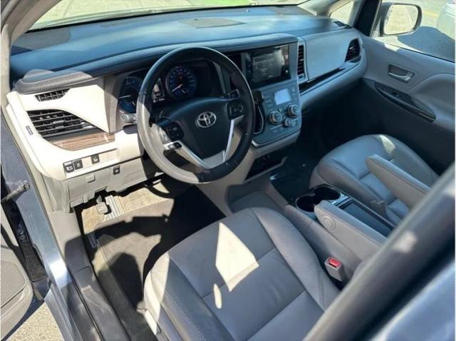 2017 Toyota Sienna XLE 8 Passenger
