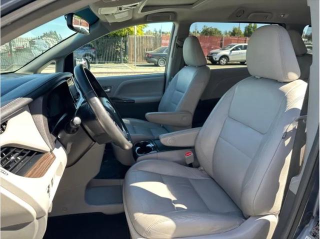 2017 Toyota Sienna XLE 8 Passenger