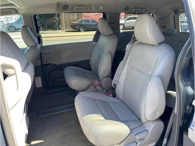 2017 Toyota Sienna XLE 8 Passenger