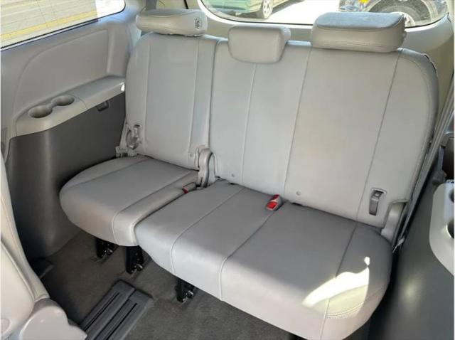 2017 Toyota Sienna XLE 8 Passenger