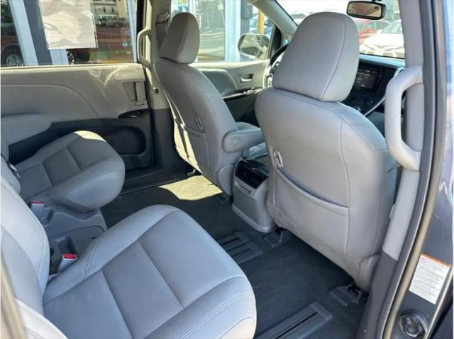 2017 Toyota Sienna XLE 8 Passenger