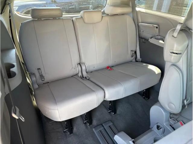 2017 Toyota Sienna XLE 8 Passenger