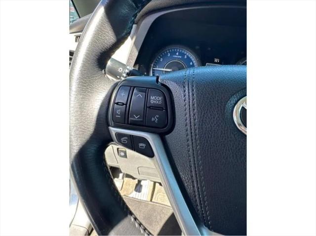 2017 Toyota Sienna XLE 8 Passenger