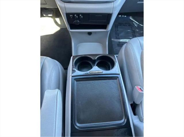 2017 Toyota Sienna XLE 8 Passenger