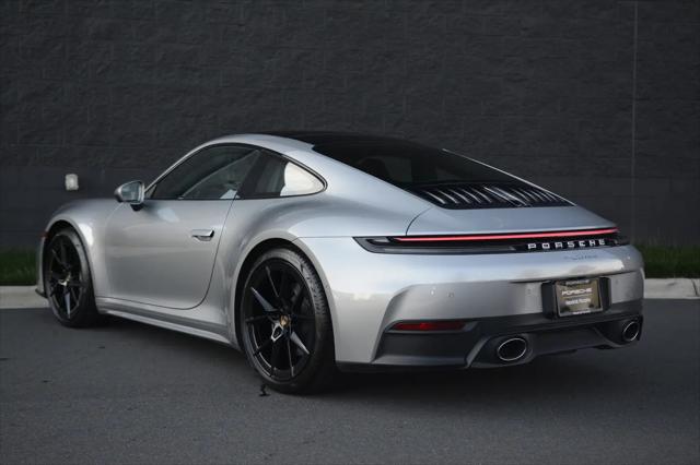2025 Porsche 911 Carrera