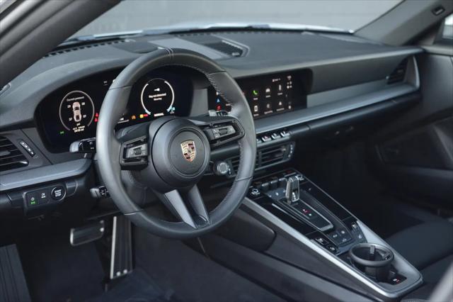 2025 Porsche 911 Carrera