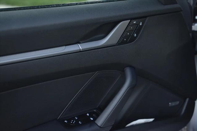 2025 Porsche 911 Carrera