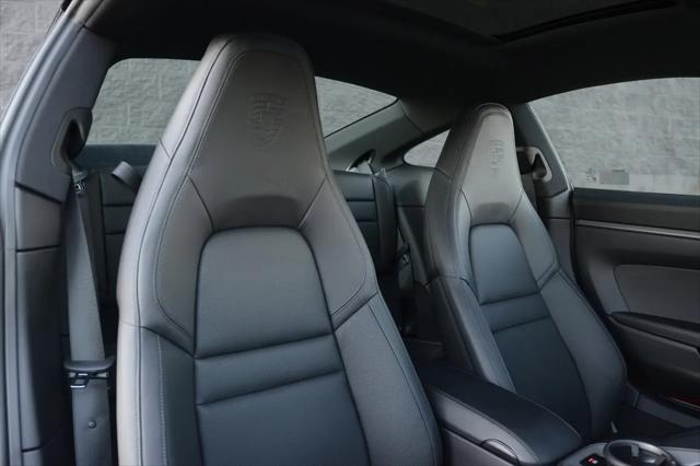 2025 Porsche 911 Carrera