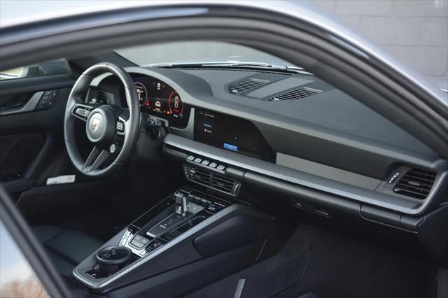 2025 Porsche 911 Carrera