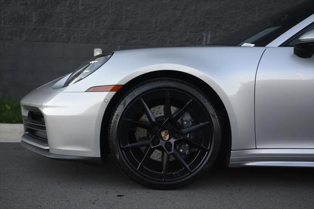 2025 Porsche 911 Carrera