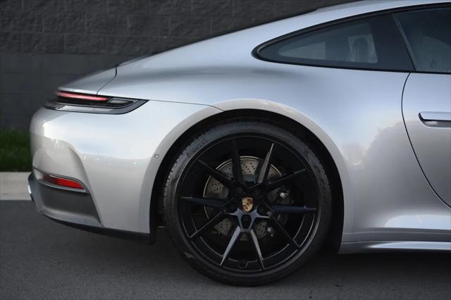 2025 Porsche 911 Carrera