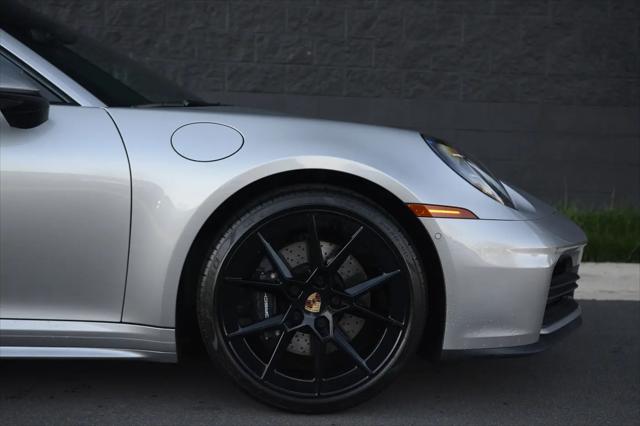 2025 Porsche 911 Carrera