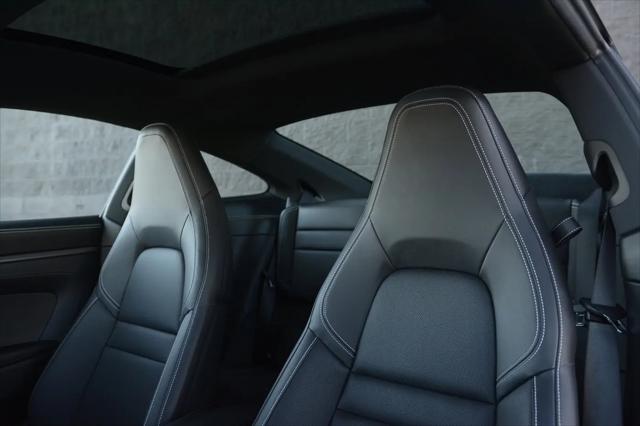 2025 Porsche 911 Carrera