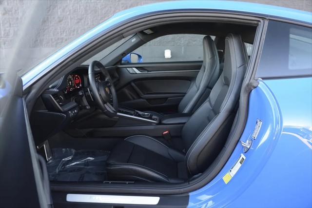 2025 Porsche 911 Carrera