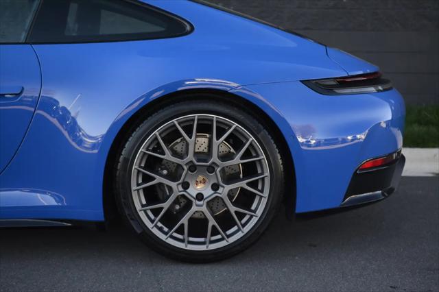 2025 Porsche 911 Carrera