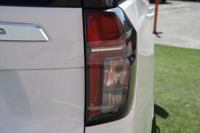 2024 Chevrolet Suburban 2WD LT