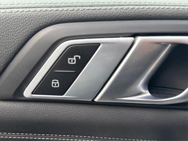 2021 BMW X5 M50i