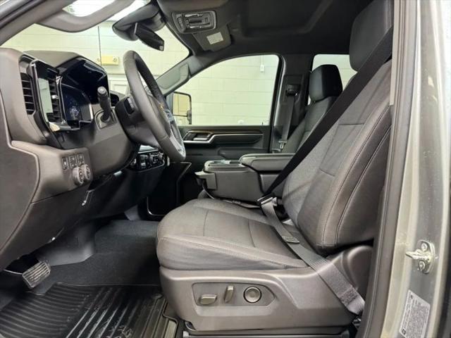 2026 Chevrolet Silverado 3500HD Crew Cab, Standard Bed, LT, 4WD