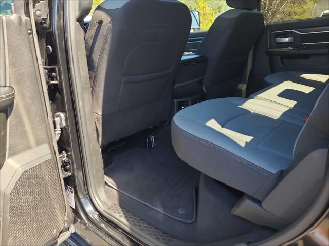 2024 Ram 3500 Big Horn Crew Cab 4x4 8' Box