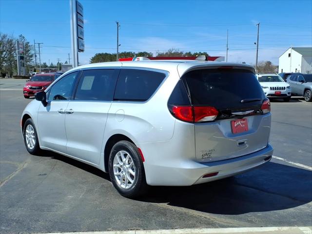 2024 Chrysler Voyager LX