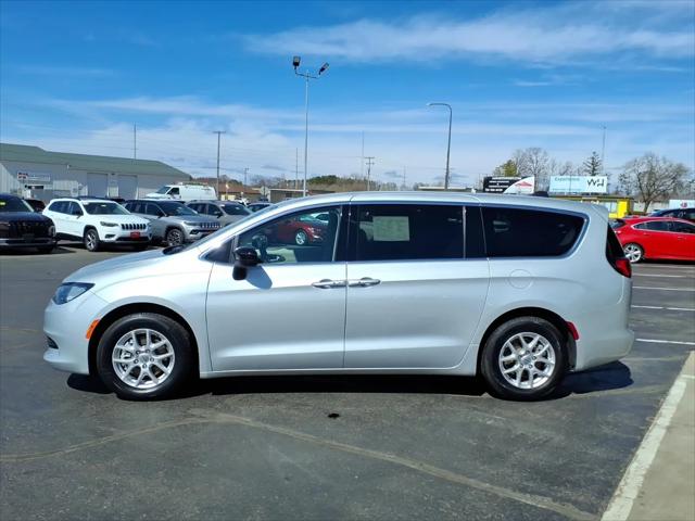 2024 Chrysler Voyager LX